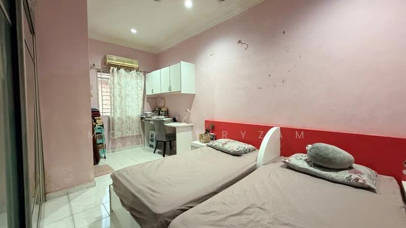 2-storey Terraced House for Sale in Seksyen 7 (Shah Alam) - Mohd Adryzam - Bedroom - PropertyGuru.com.my