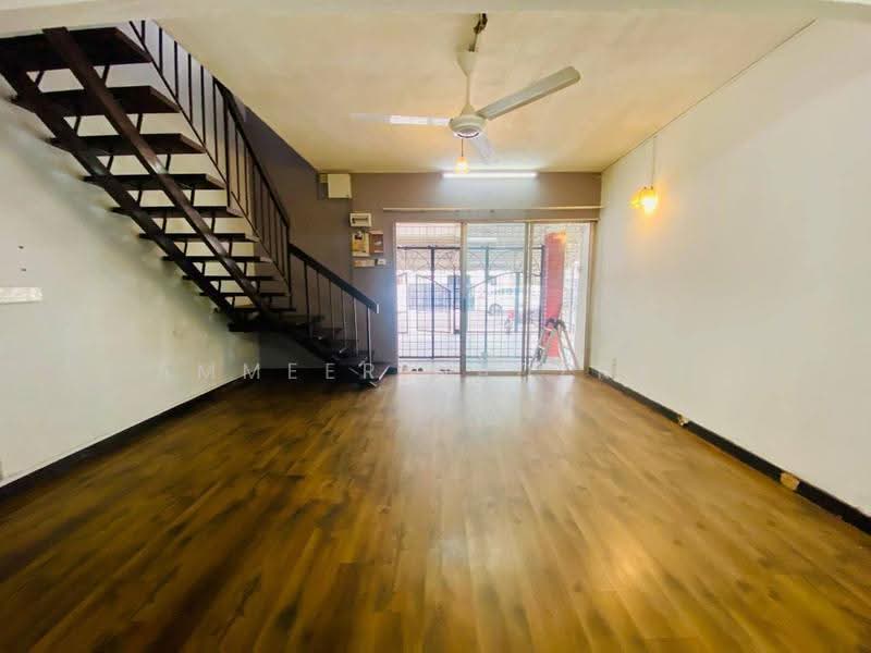 2-storey Terraced House for Sale in Ampang Jaya (Ampang) - Ammeer Nadzrai - Living Room - PropertyGuru.com.my