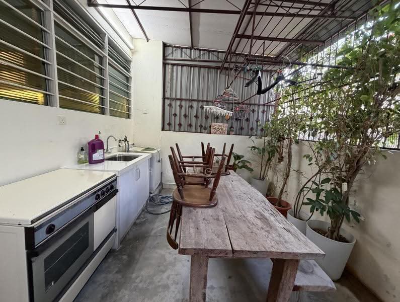 Terraced House for Sale in Island Glades (Jelutong) - Hong . - Kitchen - PropertyGuru.com.my