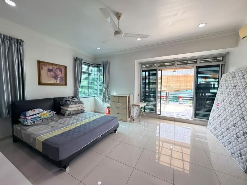 Semi-Detached House for Sale in Taman Gaya (Ulu Tiram) - May Phing - Bedroom - PropertyGuru.com.my