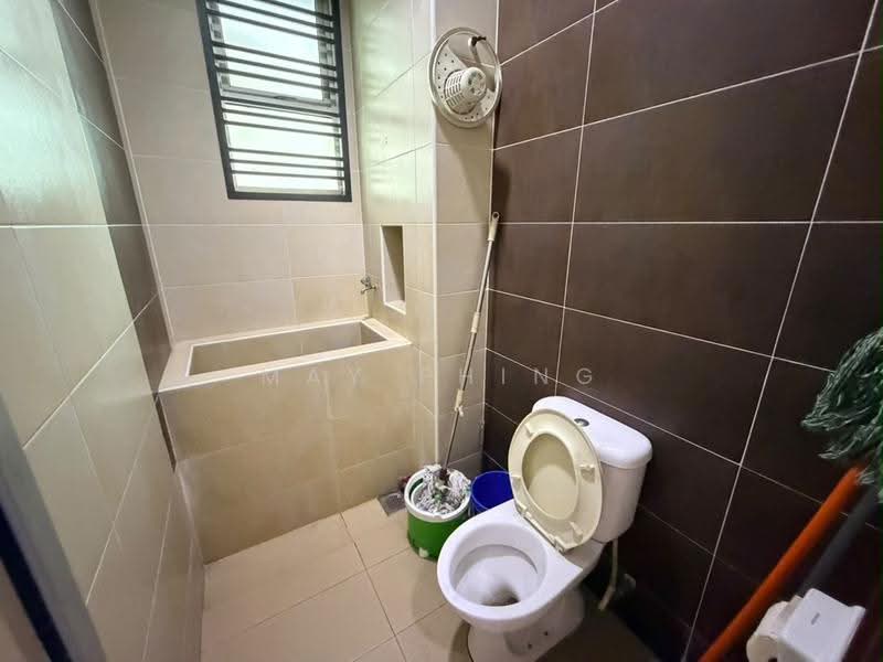 Semi-Detached House for Sale in Taman Gaya (Ulu Tiram) - May Phing - Bathroom - PropertyGuru.com.my
