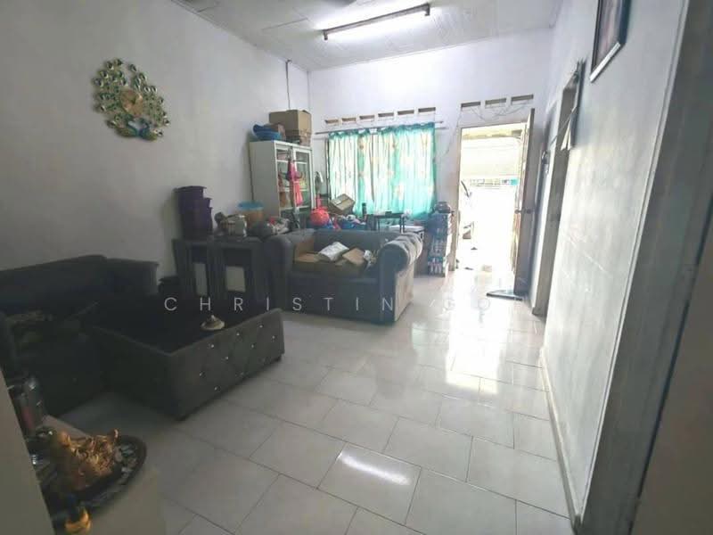 1-storey Terraced House for Sale in Taman Ungku Tun Aminah (Skudai) - Christin Goh - Living Room - PropertyGuru.com.my