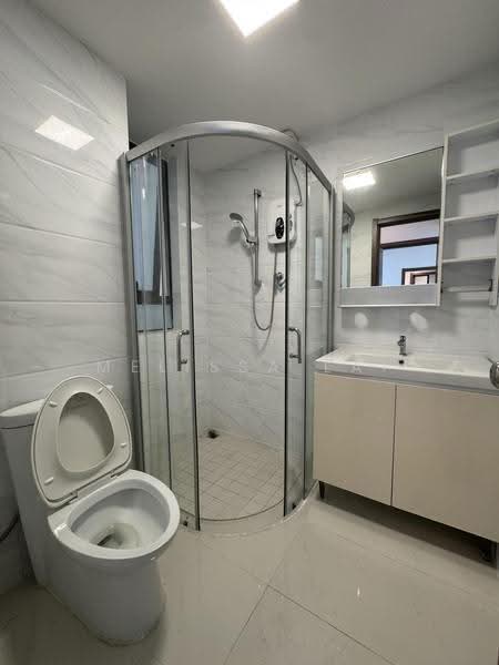 Pangsapuri untuk Disewa di Starview Bay @ Forest City - Melissa Lai - Bathroom - PropertyGuru.com.my