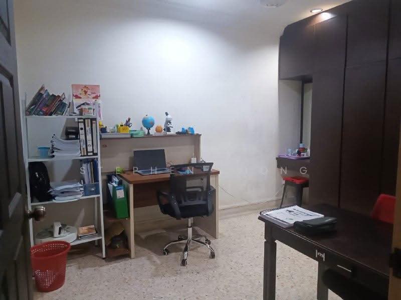 Semi-Detached House for Sale in Taman Perling (Perling) - Stephen Chong - Study - PropertyGuru.com.my