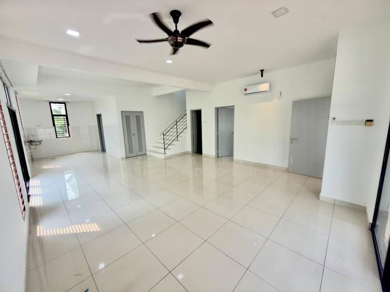 Rumah Berkembar untuk Dijual di Bandar Tasik Kesuma (Beranang) - Maizura binti Mohd Darus - Living Room - PropertyGuru.com.my
