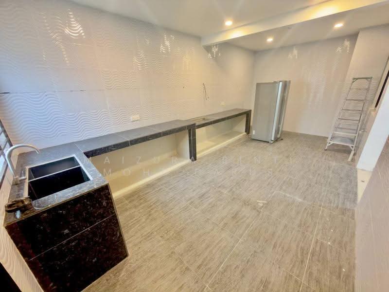 Rumah Berkembar untuk Dijual di Bandar Tasik Kesuma (Beranang) - Maizura binti Mohd Darus - Kitchen - PropertyGuru.com.my