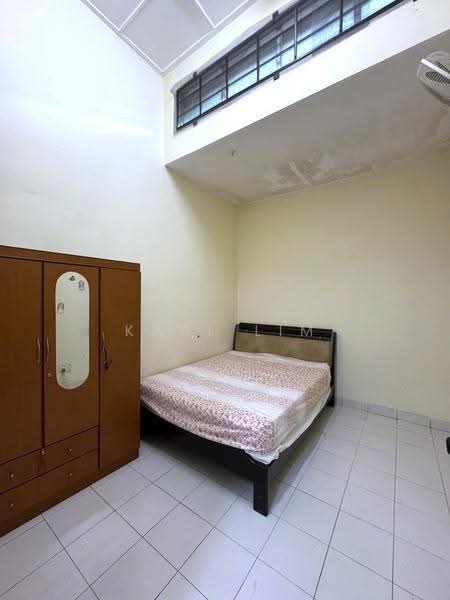 Rumah Teres 1-Tingkat untuk Dijual di Taman Pelangi Indah (Ulu Tiram) - Karl Lim - Bedroom - PropertyGuru.com.my