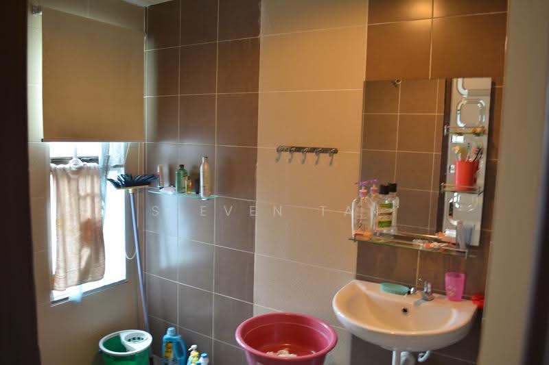 Condominium for Sale at Atmosfera Kondominium - Steven Tan - Bathroom - PropertyGuru.com.my