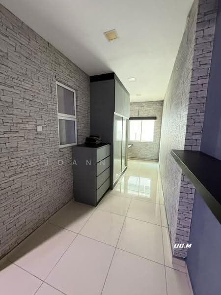 Rumah Berkembar untuk Dijual di Bandar Botanic (Klang) - Joanne Pua - Corridor - PropertyGuru.com.my