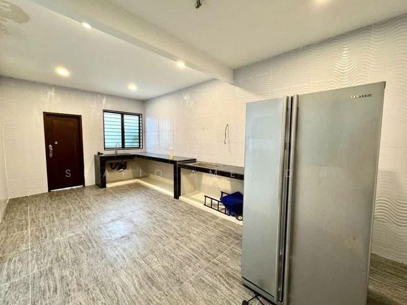 Rumah Berkembar untuk Dijual di Bandar Tasik Kesuma (Beranang) - Shafiq Amerudin - Kitchen - PropertyGuru.com.my