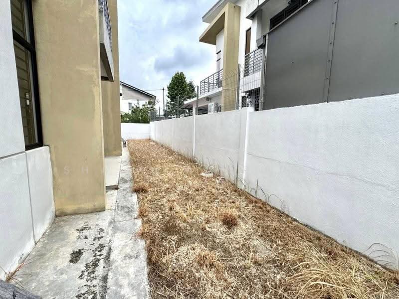 Rumah Berkembar untuk Dijual di Bandar Tasik Kesuma (Beranang) - Shafiq Amerudin - Exterior - PropertyGuru.com.my