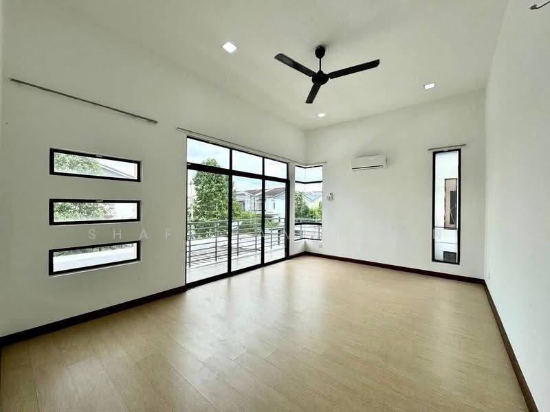 Rumah Berkembar untuk Dijual di Bandar Tasik Kesuma (Beranang) - Shafiq Amerudin - Living Room - PropertyGuru.com.my