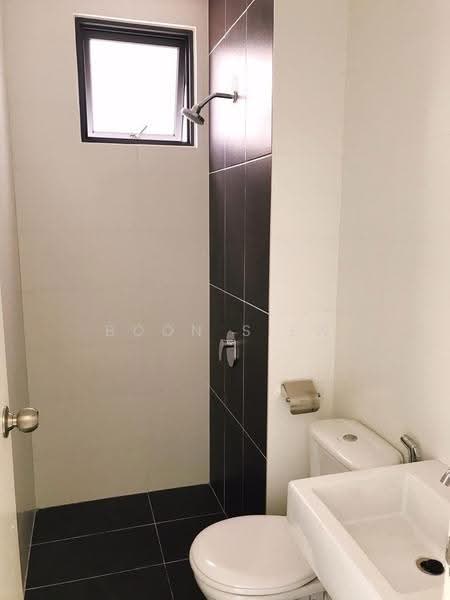 Condominium for Sale at Skyview Residence - Boon Siew - Bathroom - PropertyGuru.com.my