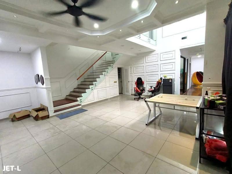 Semi-Detached House for Sale in Setia Utama (Setia Alam) - Loke . - Living Room - PropertyGuru.com.my