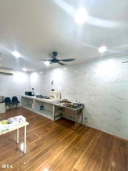 Semi-Detached House for Sale in Setia Utama (Setia Alam) - Loke . - Kitchen - PropertyGuru.com.my