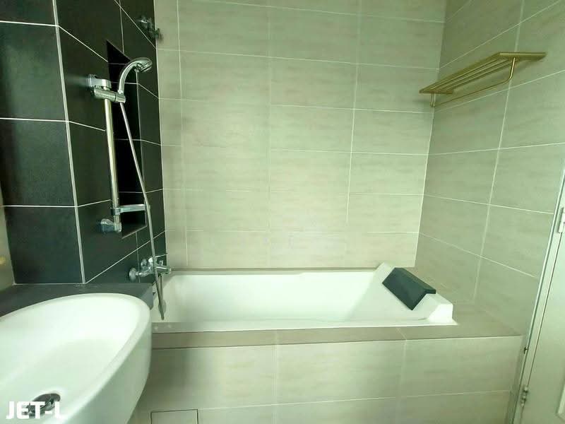 Semi-Detached House for Sale in Setia Utama (Setia Alam) - Loke . - Bathroom - PropertyGuru.com.my