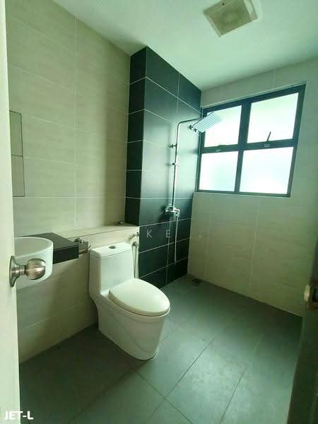 Semi-Detached House for Sale in Setia Utama (Setia Alam) - Loke . - Bathroom - PropertyGuru.com.my