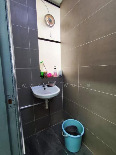 Pejabat untuk Disewa di Cheras Business Centre (Kuala Lumpur) - Wayne Wong - Bathroom - PropertyGuru.com.my