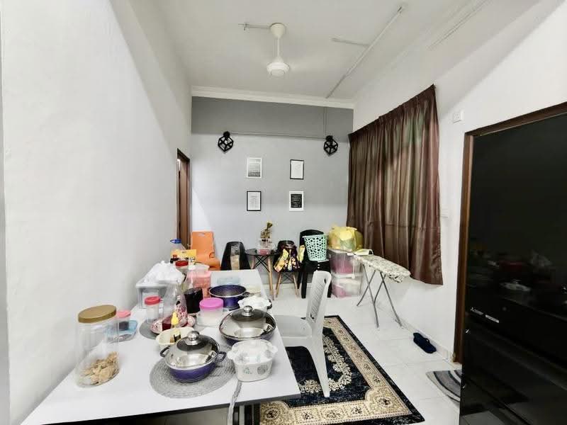 Rumah Teres 2-Tingkat untuk Dijual di Taman Perling (Perling) - Janice . - Dining Room - PropertyGuru.com.my