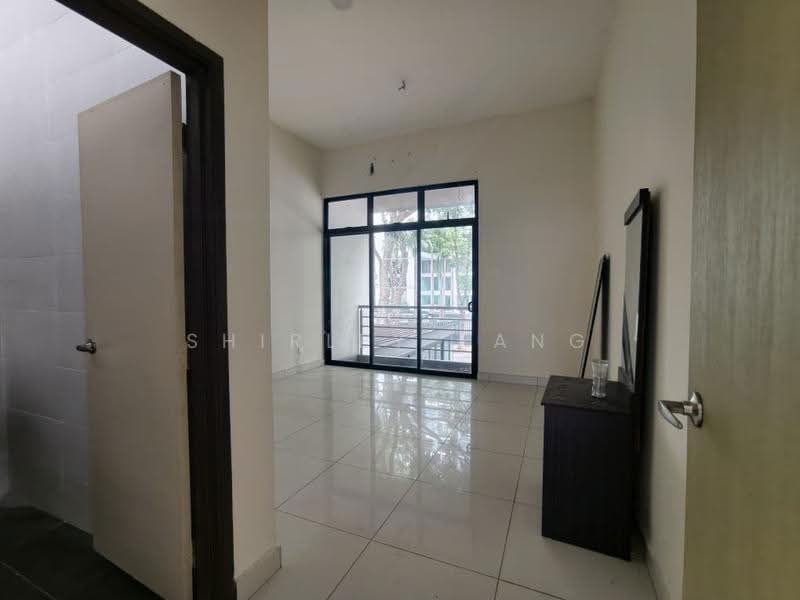 Rumah Berkembar untuk Dijual di Taman Bayu Puteri (Johor Bahru) - Shirley Pang - Living Room - PropertyGuru.com.my