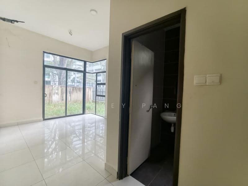 Rumah Berkembar untuk Dijual di Taman Bayu Puteri (Johor Bahru) - Shirley Pang - Living Room - PropertyGuru.com.my