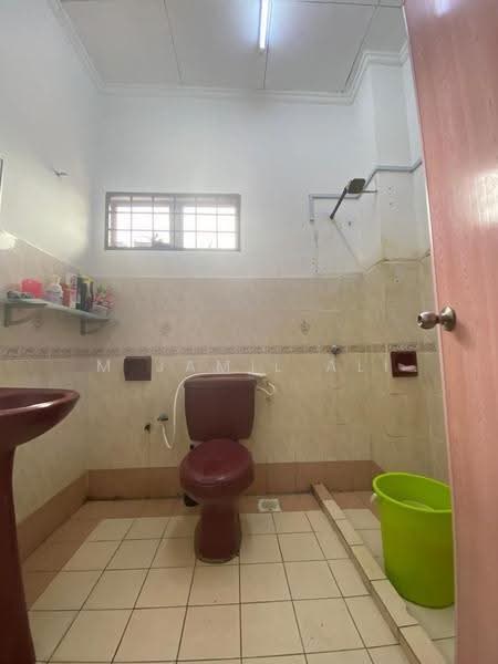 2-storey Terraced House for Sale in Cheras (Selangor) - M Jamil Ali - Bathroom - PropertyGuru.com.my