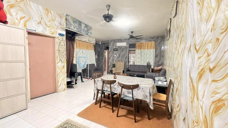 2-storey Terraced House for Sale in Bandar Saujana Putra (Tanjong Duabelas) - Nazrin Hakimin - Living Room - PropertyGuru.com.my