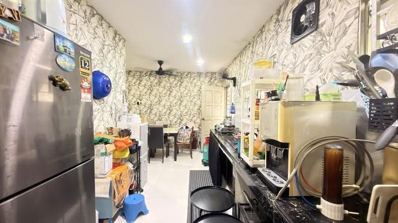 2-storey Terraced House for Sale in Bandar Saujana Putra (Tanjong Duabelas) - Nazrin Hakimin - Kitchen - PropertyGuru.com.my