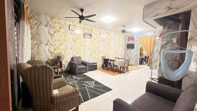 2-storey Terraced House for Sale in Bandar Saujana Putra (Tanjong Duabelas) - Nazrin Hakimin - Living Room - PropertyGuru.com.my