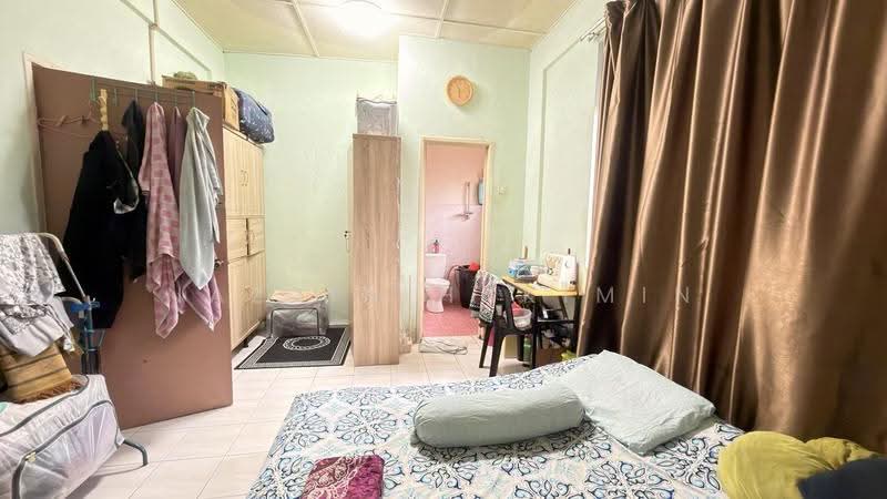 2-storey Terraced House for Sale in Bandar Saujana Putra (Tanjong Duabelas) - Nazrin Hakimin - Bedroom - PropertyGuru.com.my