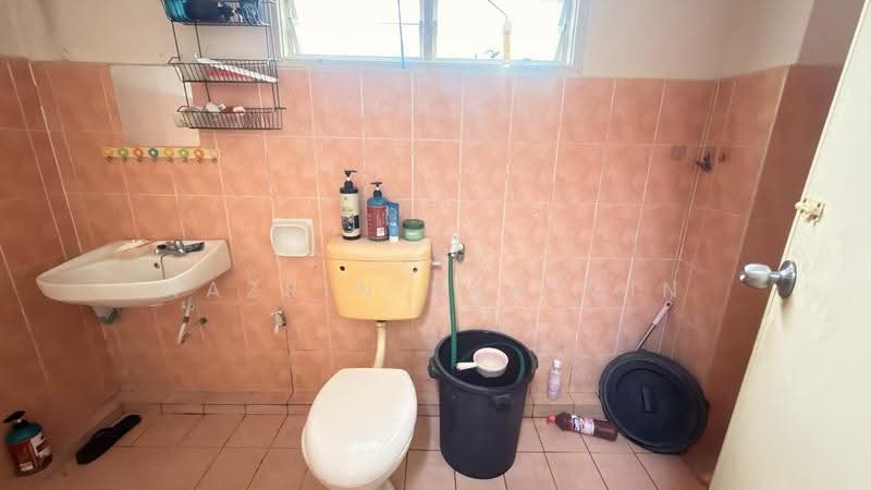 2-storey Terraced House for Sale in Bandar Saujana Putra (Tanjong Duabelas) - Nazrin Hakimin - Bathroom - PropertyGuru.com.my