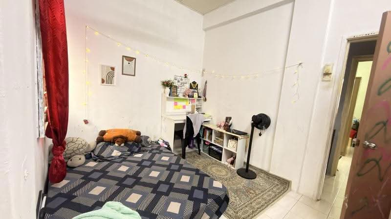 2-storey Terraced House for Sale in Bandar Saujana Putra (Tanjong Duabelas) - Nazrin Hakimin - Bedroom - PropertyGuru.com.my
