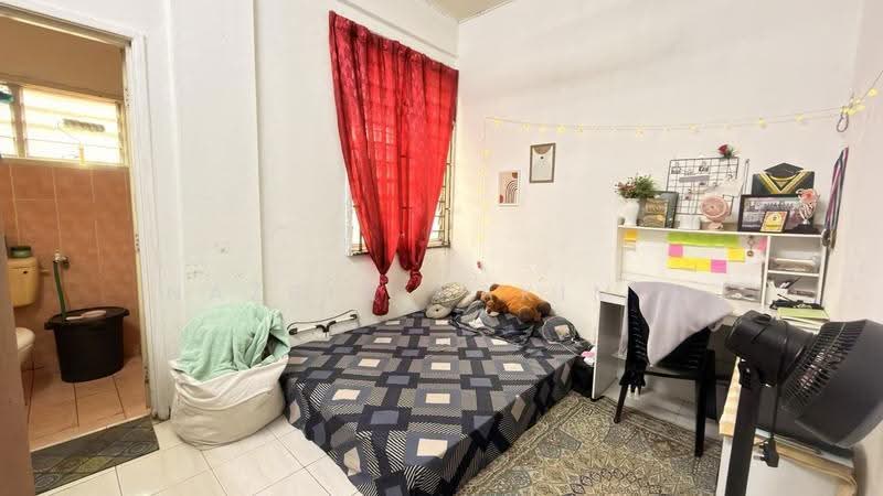 2-storey Terraced House for Sale in Bandar Saujana Putra (Tanjong Duabelas) - Nazrin Hakimin - Bedroom - PropertyGuru.com.my