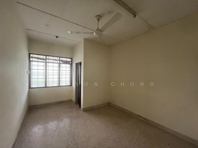 1.5-storey Terraced House for Sale in Taman Rinting (Masai) - Johnson Chong - Living Room - PropertyGuru.com.my