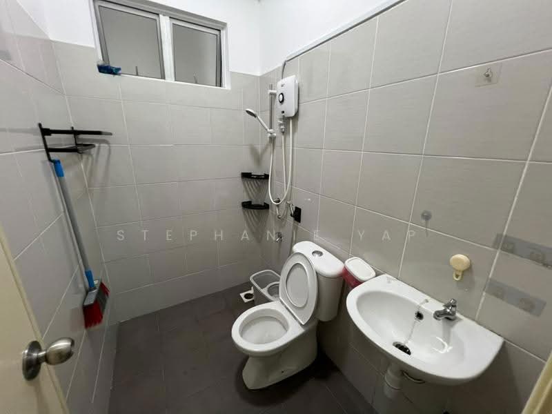 Apartment for Rent at Seri Molek Perdana - Stephanie Yap - Bathroom - PropertyGuru.com.my