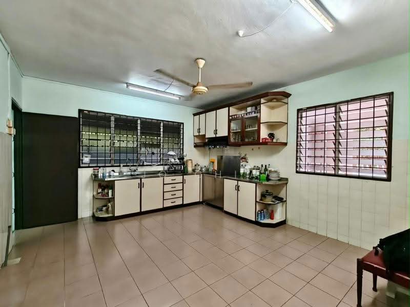 Rumah Teres untuk Dijual di Taman Damai Jaya (Skudai) - Jo Chia - Kitchen - PropertyGuru.com.my