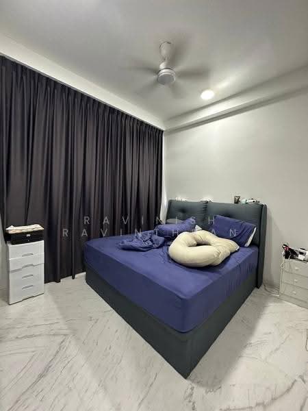 Kediaman Servis untuk Dijual di Setia Sky 88 - Ravinish Ravinthran - Bedroom - PropertyGuru.com.my
