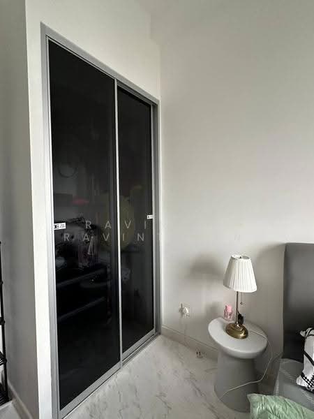 Kediaman Servis untuk Dijual di Setia Sky 88 - Ravinish Ravinthran - Bedroom - PropertyGuru.com.my