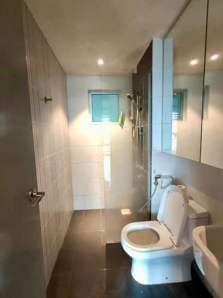 Kediaman Servis untuk Dijual di D'Tasek Residences (Tasek Impian) - Serene Low - Bathroom - PropertyGuru.com.my