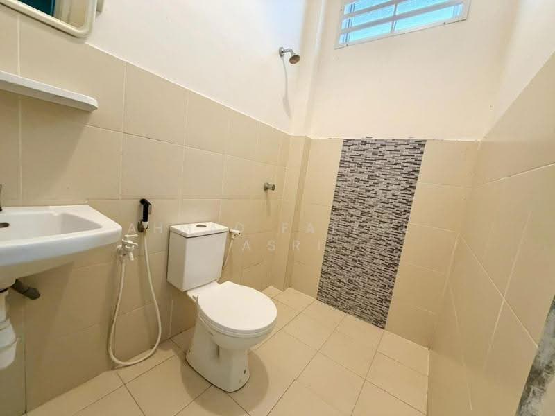 1-storey Terraced House for Sale in Taman Saujana Indah (Bukit Katil) - Ahmad Faizal Basri - Bathroom - PropertyGuru.com.my