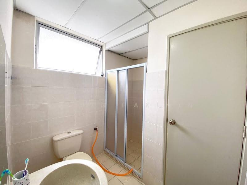 Condominium for Sale at Platinum Hill PV 5 - Nazrin Hakimin - Bathroom - PropertyGuru.com.my
