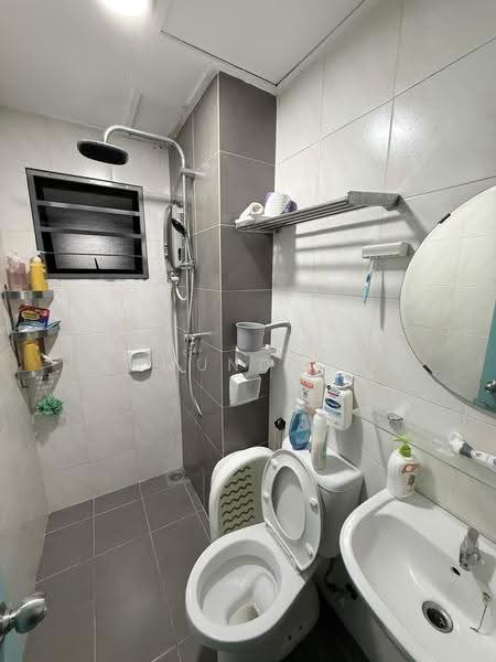 Kondominium untuk Dijual di One Damansara - Edmund Lee - Bathroom - PropertyGuru.com.my