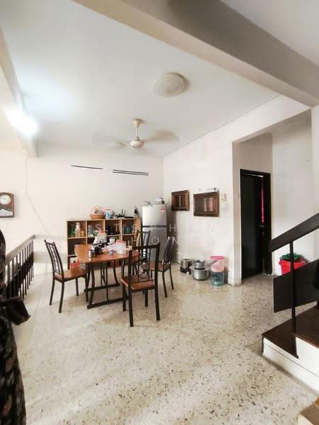 2-storey Terraced House for Sale in Taman Perling (Perling) - Stephen Chong - Dining Room - PropertyGuru.com.my