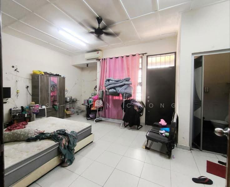2-storey Terraced House for Sale in Taman Perling (Perling) - Stephen Chong - Bedroom - PropertyGuru.com.my