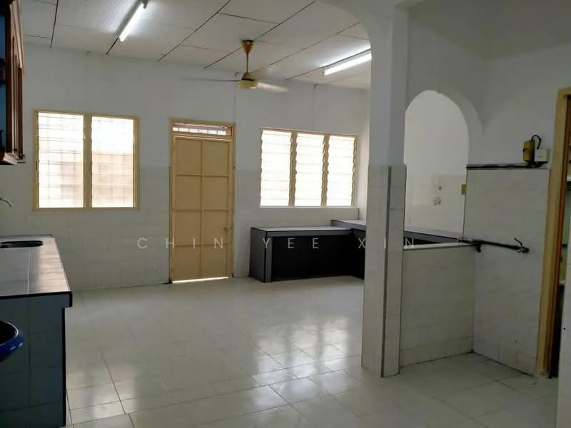 2-storey Terraced House for Sale in Taman Sungai Besi Indah (Seri Kembangan) - Chin Yee Xin - Kitchen - PropertyGuru.com.my