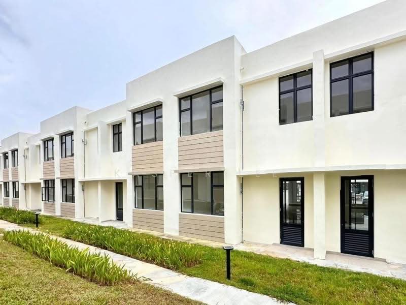 2-storey Terraced House for Sale in Taman Damansara Aliff (Tampoi) - Kasper Lee - Exterior - PropertyGuru.com.my