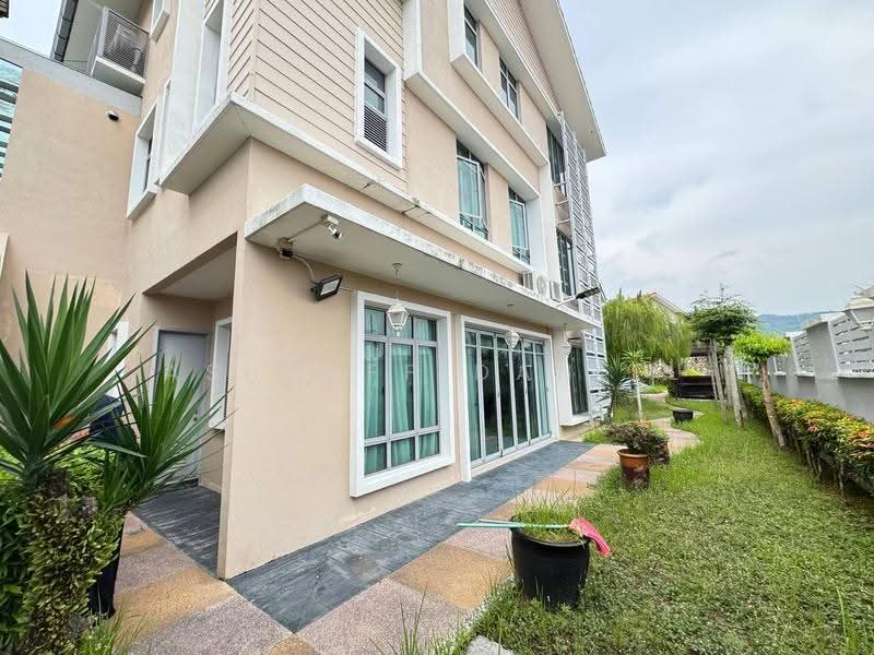 Bungalow House for Sale in Kajang (Selangor) - Ashraff Daniel - Exterior - PropertyGuru.com.my