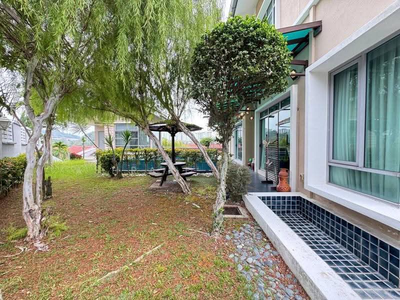 Bungalow House for Sale in Kajang (Selangor) - Ashraff Daniel - Garden - PropertyGuru.com.my
