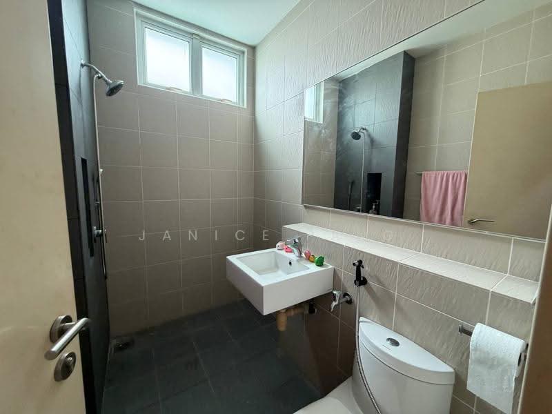 Rumah Berkembar untuk Dijual di Johor Bahru (Johor) - Janice Pang - Bathroom - PropertyGuru.com.my