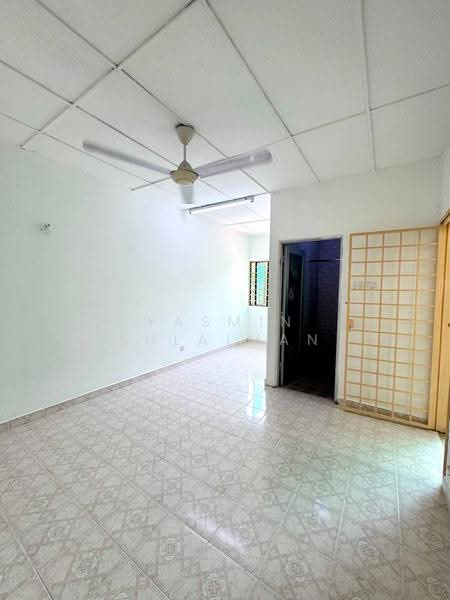 2-storey Terraced House for Sale in Pandan Jaya (Ampang) - Yasmin Sulaiman - Living Room - PropertyGuru.com.my